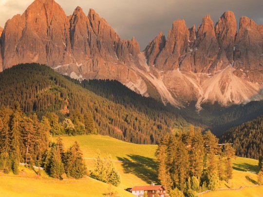 Rifugio dalla Frenesia: Scopri la Pace e la Bellezza delle Montagne e della Campagna Italiana