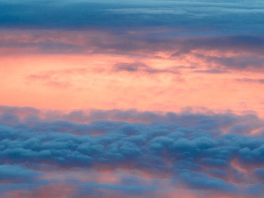 Sunset Clouds Dazzle: Layers of Color Light Up the Sky - Lifestyle news
