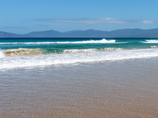 Golden Beach: Incantevole spettacolo di isole all'orizzonte - stile di vita news from xants.net