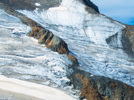 Ice Peak & Rock Ridge: Mountain Majesty & Glacier Views - Lifestyle news