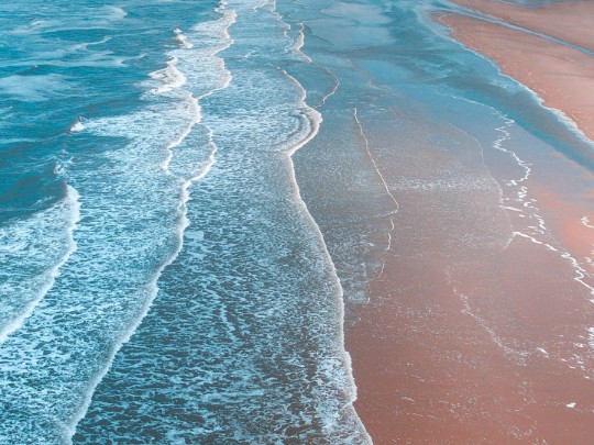 Playa Rosa: Arena Rosada y Aguas Turquesas en un Paraíso Costero - estilo de vida news from xants.net