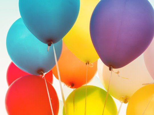 L'Art de la Fête : Comment les Ballons Colorés Illuminent Vos Événements