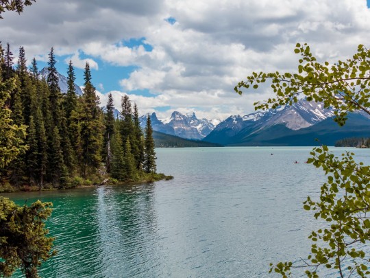 Emeraldas Lake: Snowy Mountain Beauty Beckons Visitors - estilo de vida news from xants.net