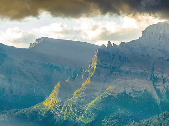 Donde duermen los gigantes: las montañas y la tormenta que se acerca
