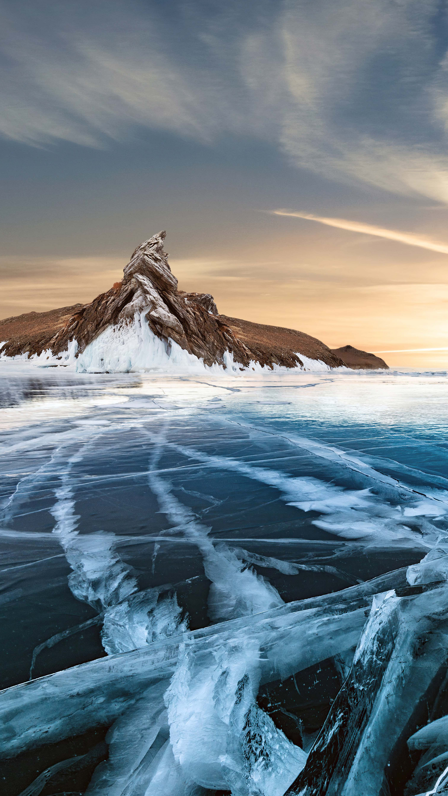 Gigantes de Hielo: El Fascinante Mundo de los Icebergs y sus Impacto Global