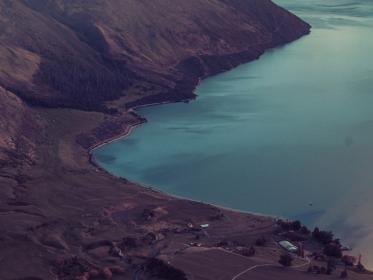 Donde las montañas se encuentran con el espejo: un viaje a la serenidad