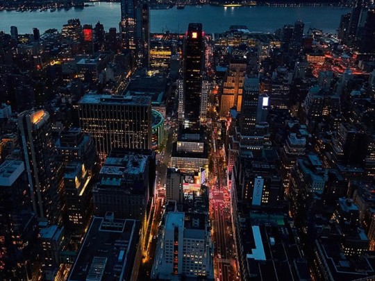 Golden Hour Glow: capturando o horizonte urbano em Dusk