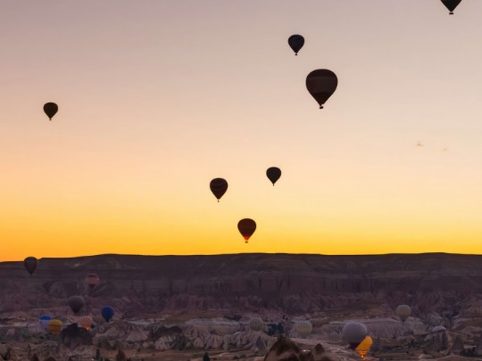 Tải về trò chơi Floating Above Fairytale: A Hot Air Balloon Adventure in Cappadocia