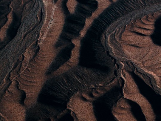 Les Coulées du Désert : Quand l'Eau Sculpte des Paysages Étonnants