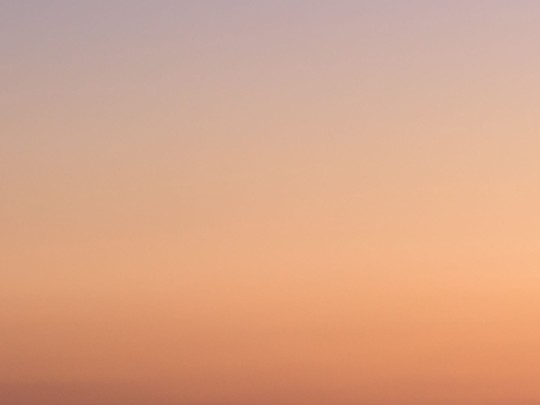 Chasing the Golden Hour: Breathtaking Sunsets Where the Sky Meets the Sea - Lifestyle news