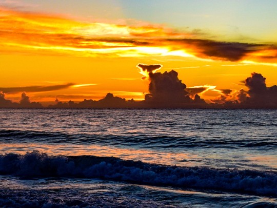 El atardecer sobre el mar: un tesoro a guardar